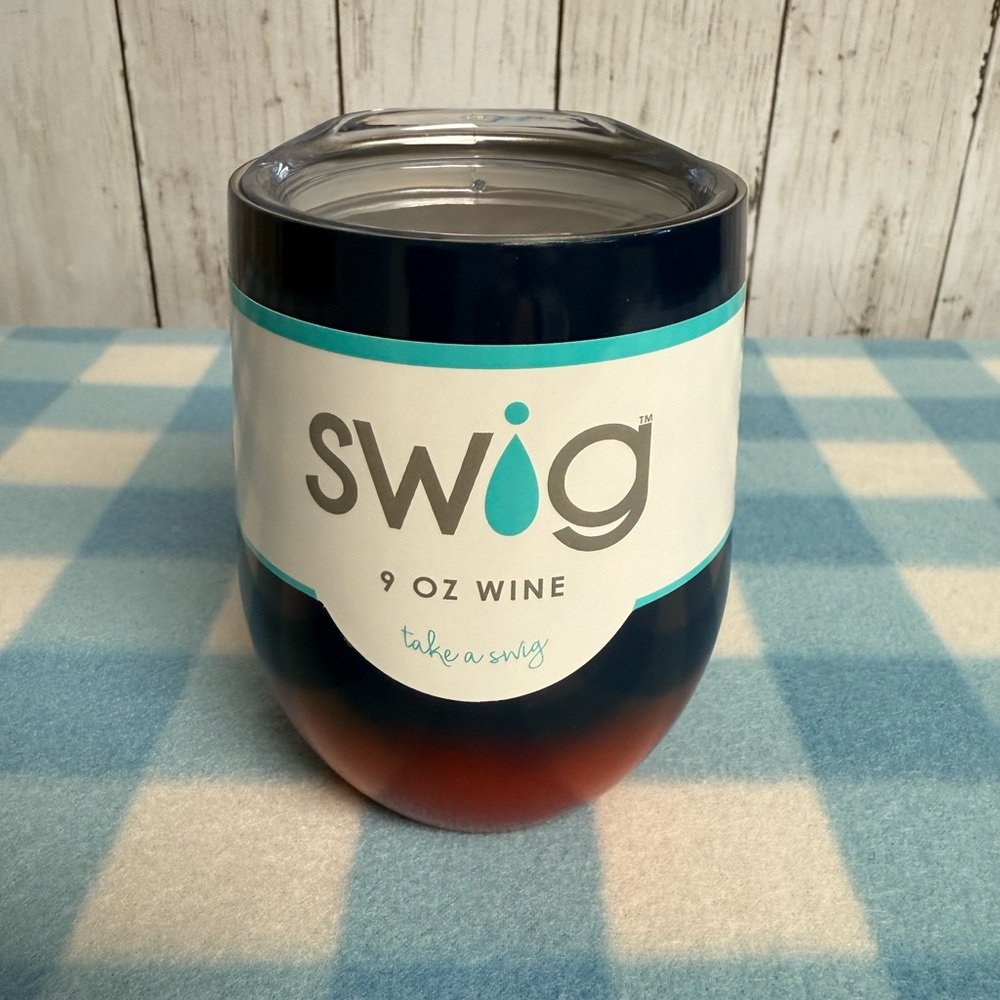 Swig Red and Blue Gradient Stemless Wine Tumbler Cup Mug 12 Ounce NWT